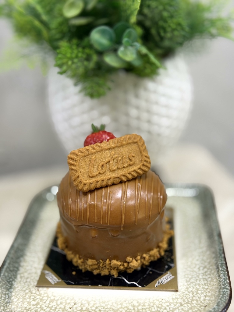 Lotus Kremalı Polka