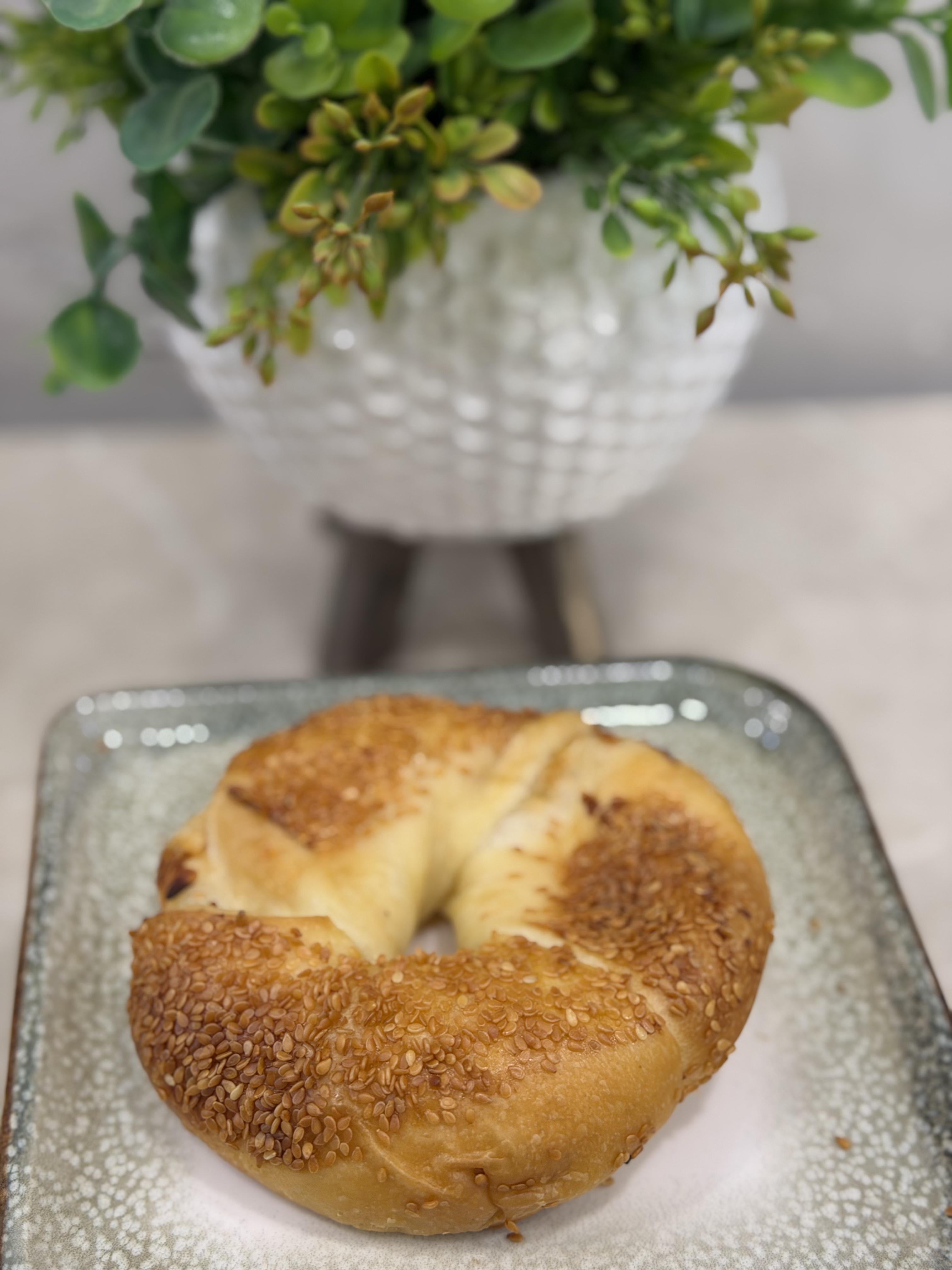 Tereyağlı Kaşarlı Simit
